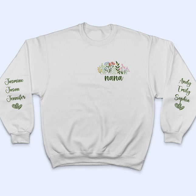 Floral Mama Title - Gift For Mom, Mother, Grandma, Grandmother - Personalized Unisex Sweatshirt